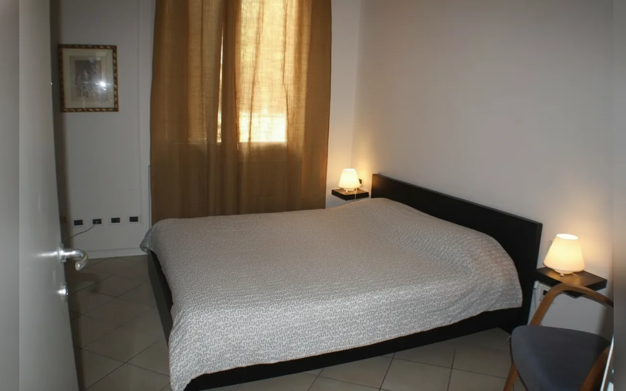 Camera con bagno privato — Appartamenti Serlio 24, Bologna (Emilia-Romagna) (foto 31)